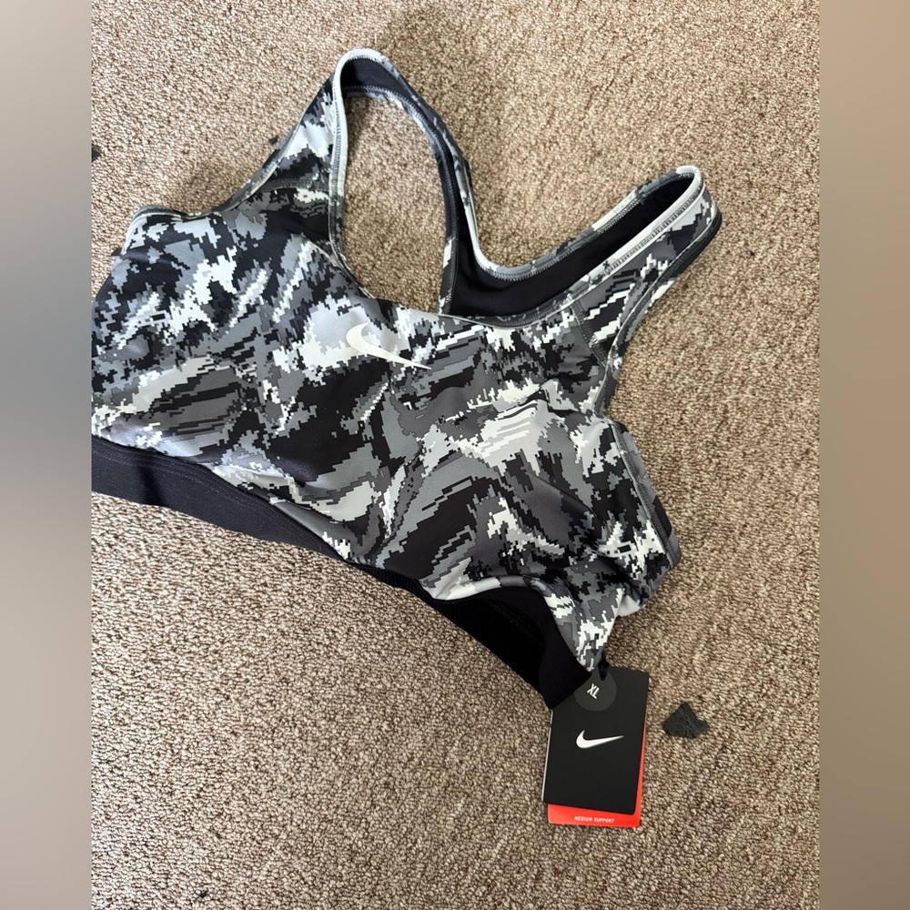 Nike Women's Monochrome Patterned Sports Bra